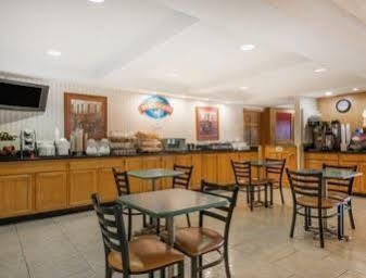 Hotel Baymont By Wyndham Plainfield/ Indianapolis Arpt Area 3*